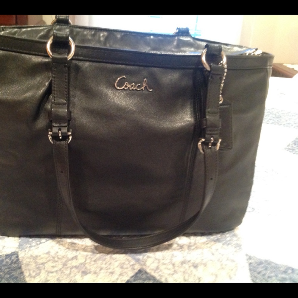 🔥 Authentic Coach Black Leather Bag 🔥
